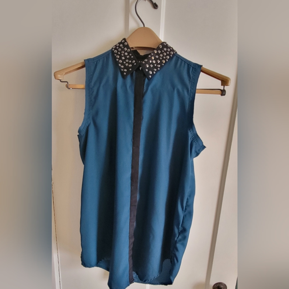 Rock & Republic Teal Sleeveless Blouse with Embellished Black Collar
